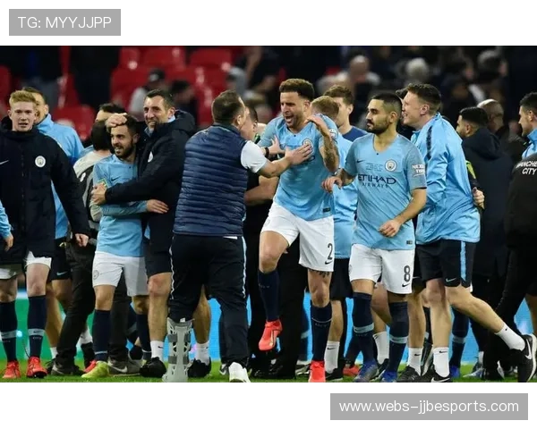 斯特林认为无论输赢梅拉布都是雏量级历史最佳 卫冕纪录引争论